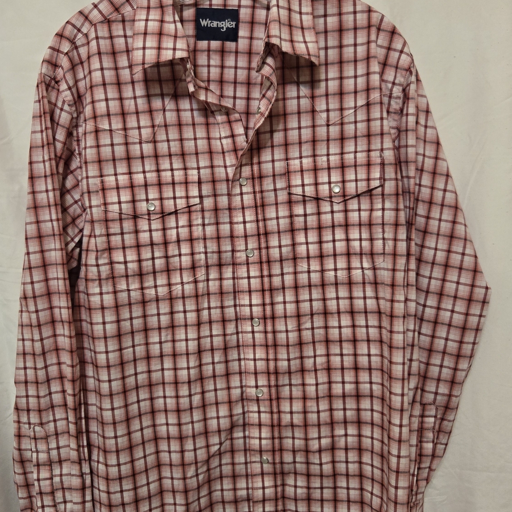 Wrangler Men's Pink and White Plaid Shirt